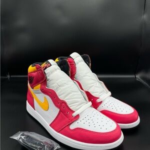 Jordan 1 Retro High OG - Light Fusion Red